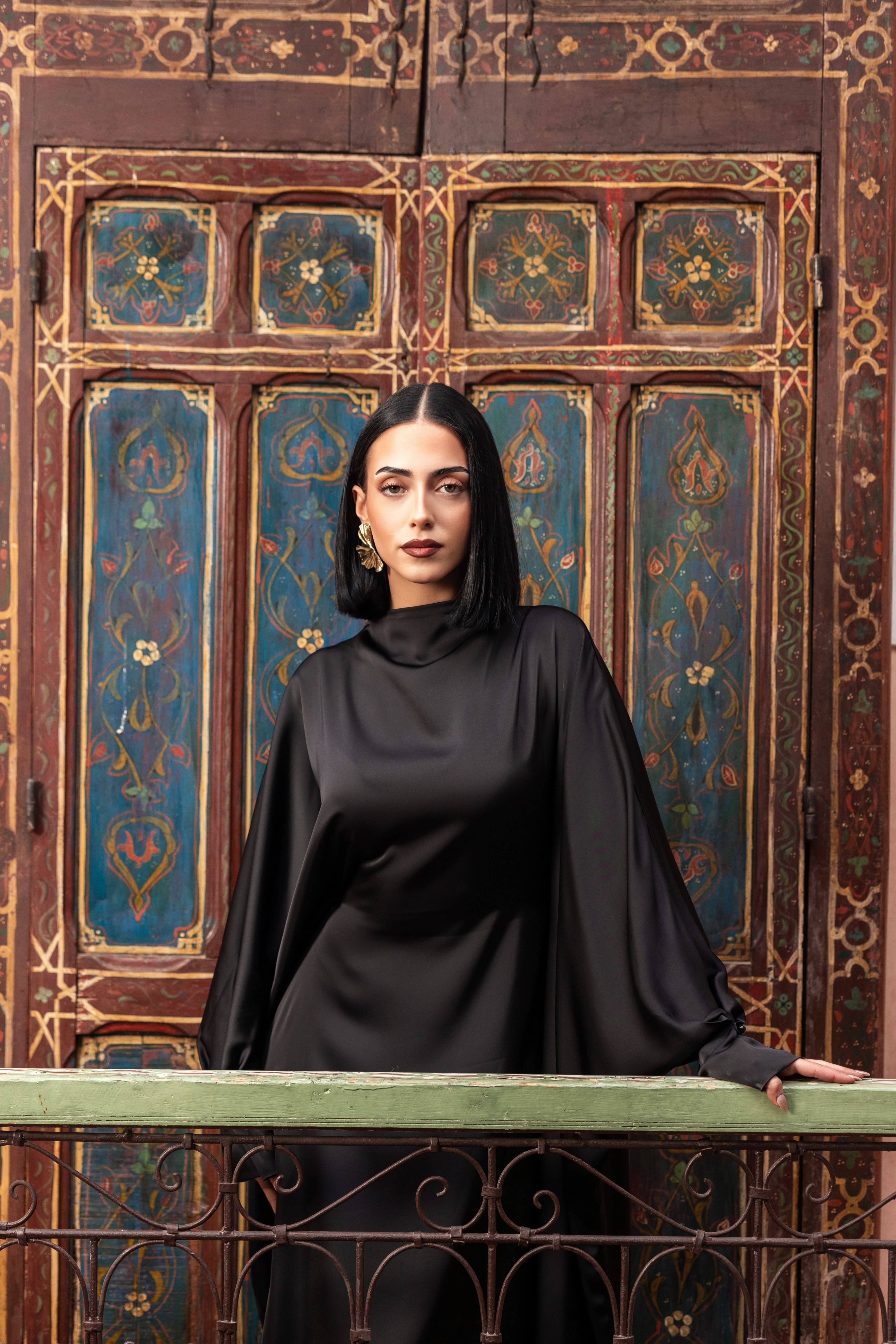 arabian satin abaya - black - Losyana.Shop