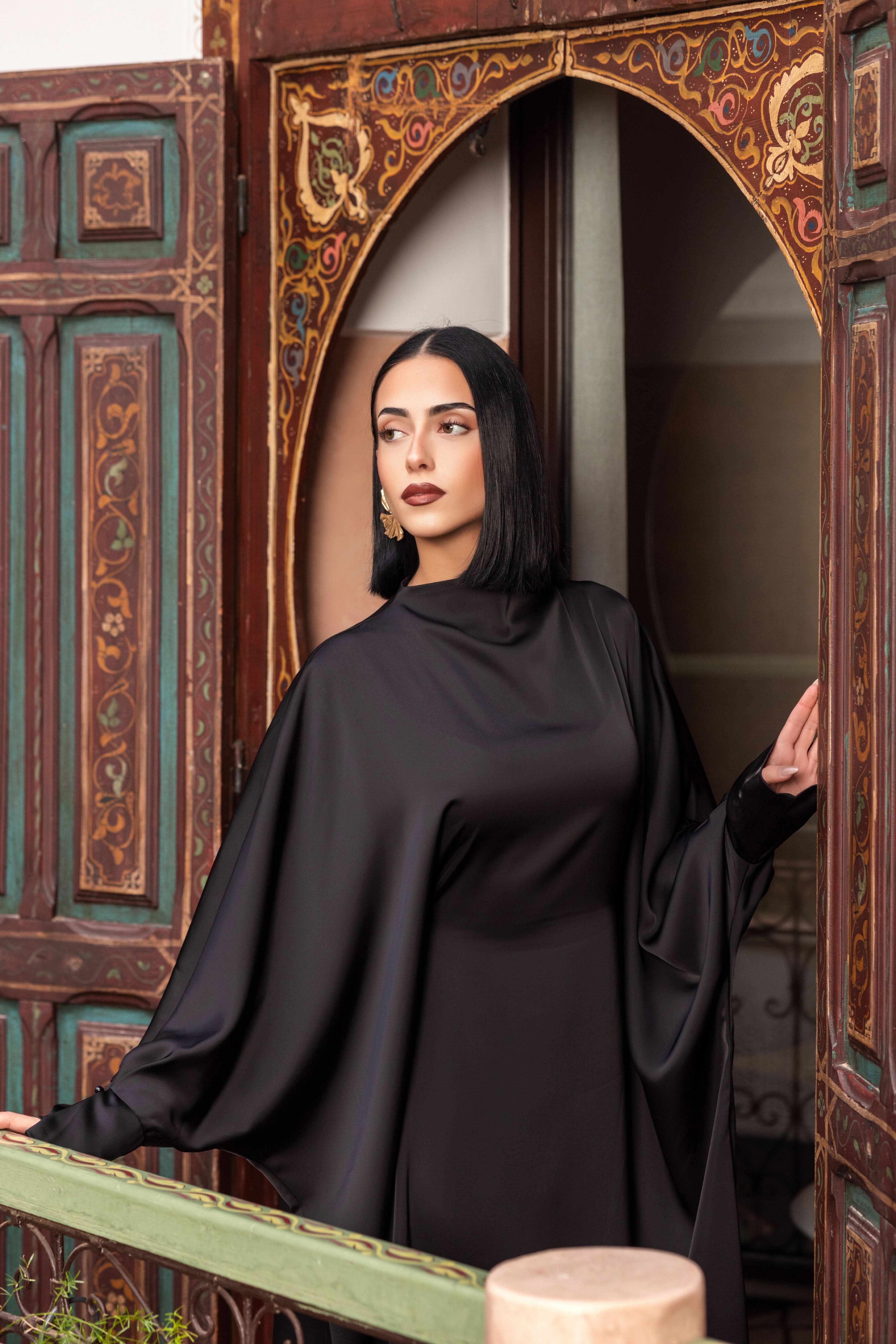 arabian satin abaya - black - Losyana.Shop